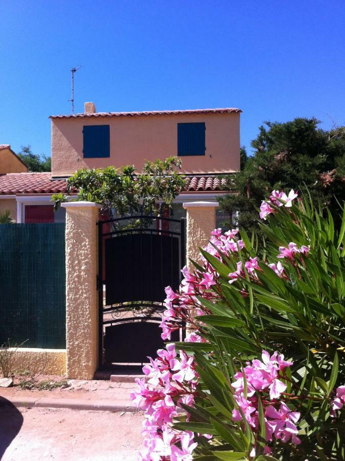 Villa De Vacances Au Calme Proche De La Mer La Londe-les-Maures Exterior photo